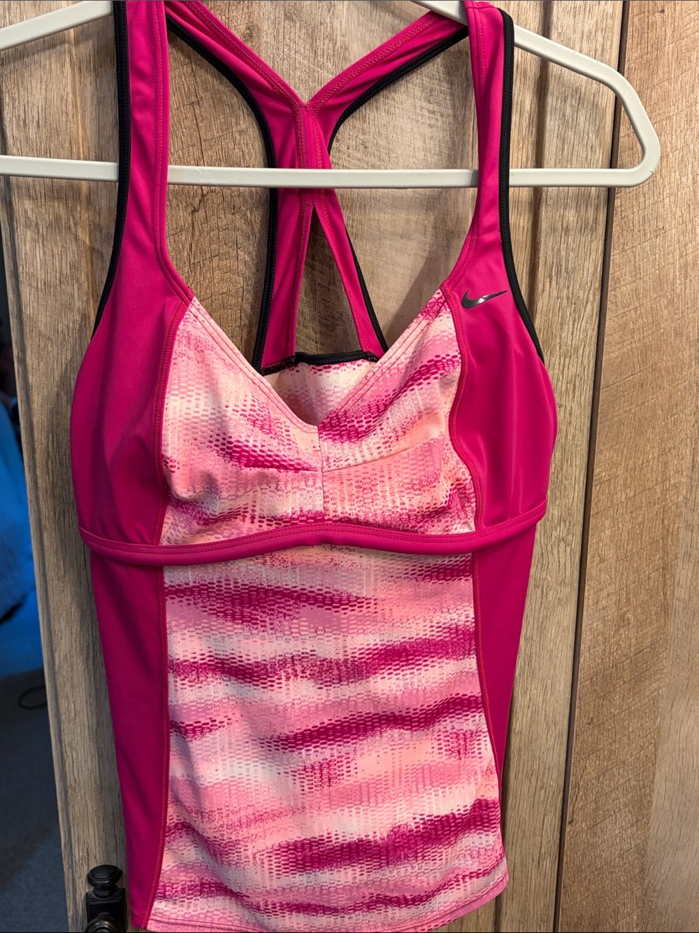 Nike Women’s Large Hot Pink & Light Pink Patterned Racerback Swim Tankini top